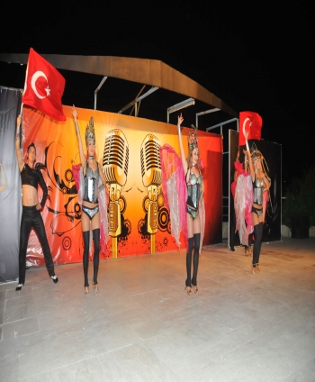 http://www.gezdirenfirsatlar.com/img/350x424/upload/urun/20211125-113054-1637829054-68423100.jpg